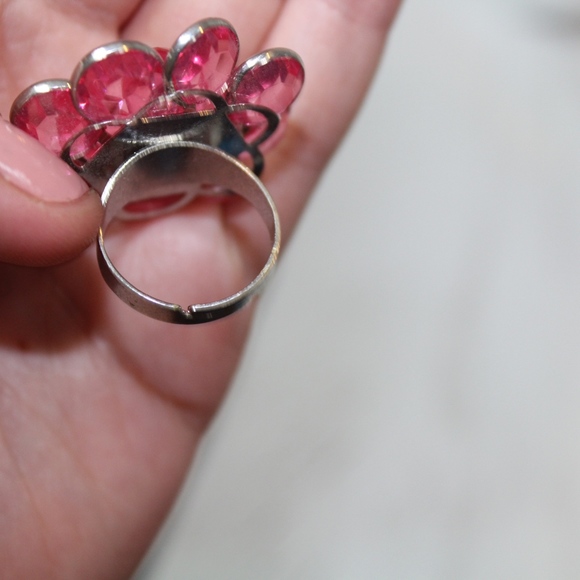 Adjustable Flower Ring - Picture 2 of 3